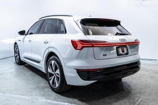 2024 Audi Q8 e-tron Premium