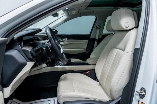 2024 Audi Q8 e-tron Premium