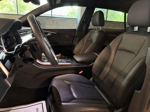 Daytona Gray Pearl Effect 2021 Audi Q8 55 Premium Plus