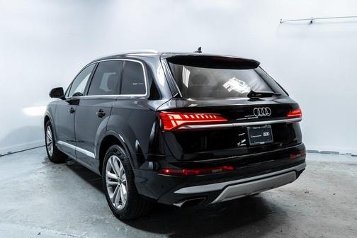 2025 Audi Q7 45 Premium