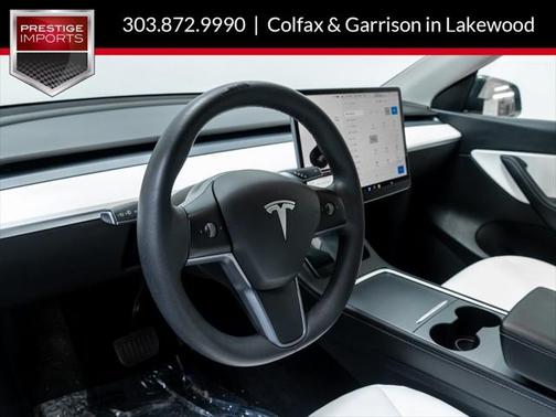2022 Tesla Model Y Long Range Dual Motor All-Wheel Drive