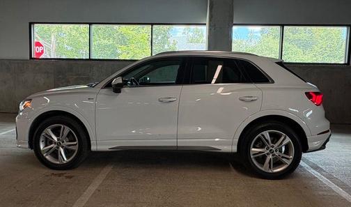 Glacier White Metallic 2022 Audi Q3 45 S line Premium Plus