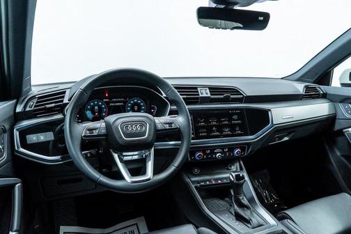2024 Audi Q3 Premium 45 TFSI S line quattro Tiptronic