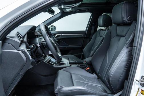 2024 Audi Q3 Premium 45 TFSI S line quattro Tiptronic