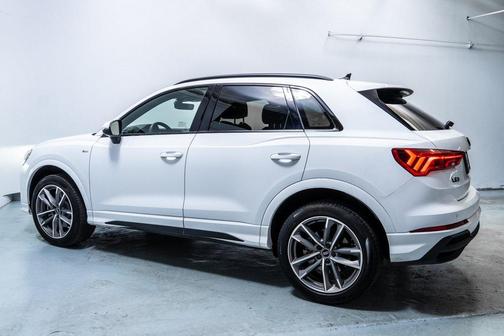 2024 Audi Q3 Premium 45 TFSI S line quattro Tiptronic