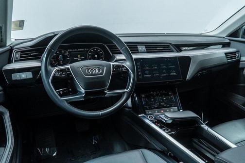2024 Audi Q8 e-tron Premium