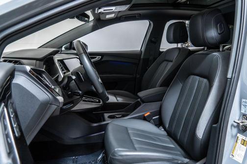 Pebble 2024 Audi Q4 e-tron Prestige