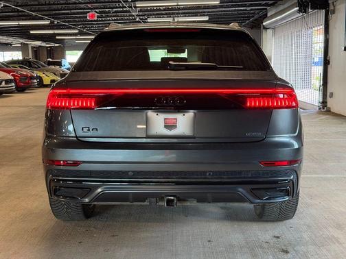 Daytona Gray Pearl Effect 2021 Audi Q8 55 Premium Plus