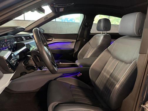 Plasma Blue Metallic 2023 Audi e-tron Sportback S line Prestige
