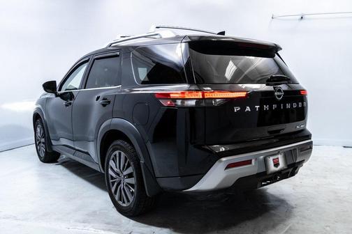 2022 Nissan Pathfinder SL 4WD