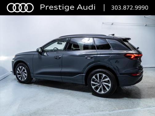 2025 Audi Q6 e-tron Premium quattro