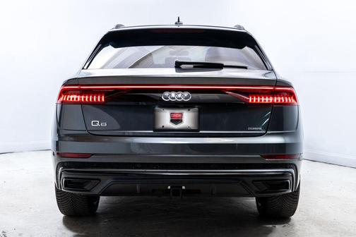 Daytona Gray Pearl Effect 2019 Audi Q8 3.0T Premium