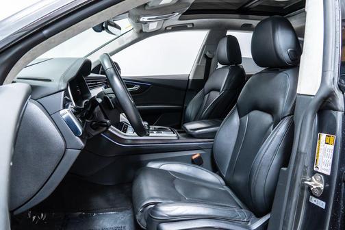 Daytona Gray Pearl Effect 2019 Audi Q8 3.0T Premium