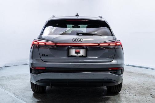 2024 Audi Q4 e-tron Premium Plus 50 quattro