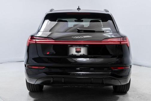 2024 Audi Q8 e-tron Prestige