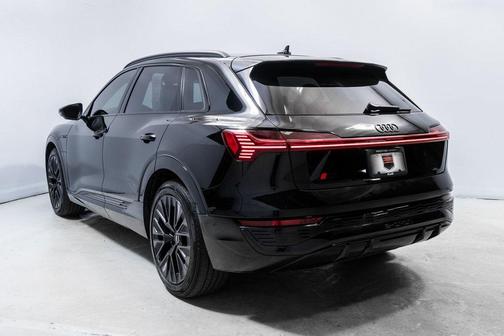 2024 Audi Q8 e-tron Prestige