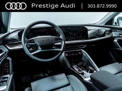 Glacier White Metallic 2025 Audi Q5 Premium Plus TFSI quattro S tronic