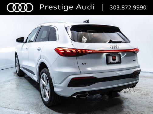 Glacier White Metallic 2025 Audi Q5 Premium Plus TFSI quattro S tronic