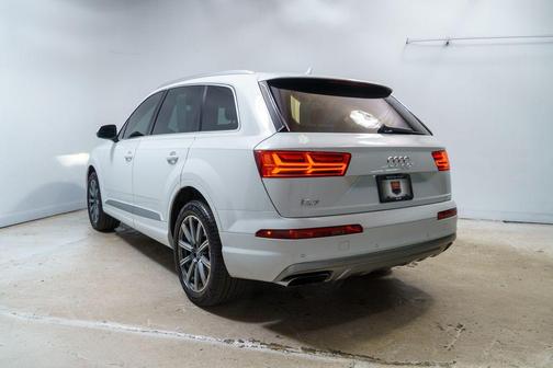 Glacier White 2019 Audi Q7 55 Premium