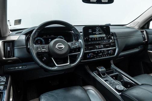 2022 Nissan Pathfinder Platinum 4WD
