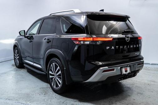 2022 Nissan Pathfinder Platinum 4WD