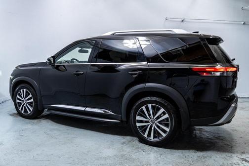 2022 Nissan Pathfinder Platinum 4WD