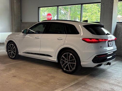 Glacier White Metallic 2026 Audi Q5 Prestige TFSI quattro S tronic