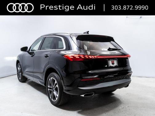 Mythos Black Metallic 2026 Audi Q5 Premium TFSI quattro S tronic