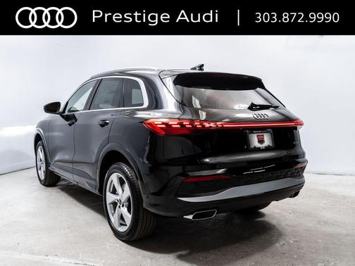 Mythos Black Metallic 2026 Audi Q5 Premium Plus TFSI quattro S tronic