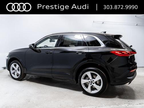 Mythos Black Metallic 2026 Audi Q5 Premium Plus TFSI quattro S tronic