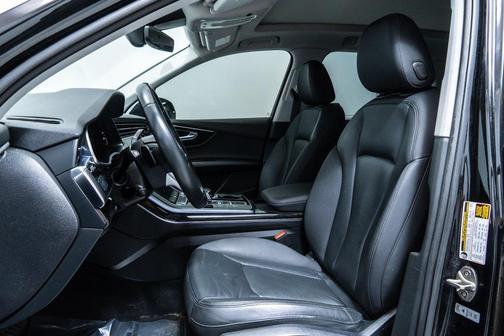 2022 Audi Q7 55 Premium Plus