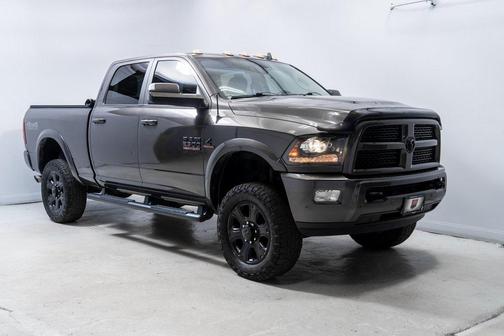 2017 RAM 2500 Laramie Crew Cab 4x4 6'4' Box