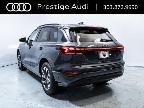 2025 Audi Q6 e-tron Premium quattro
