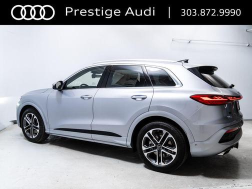 Florett Silver Metallic 2026 Audi Q5 Prestige TFSI quattro S tronic