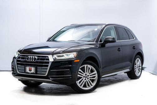 Mythos Black Metallic 2018 Audi Q5 2.0T Tech Premium