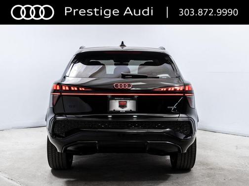Mythos Black Metallic 2026 Audi Q3 TFSI quattro S tronic