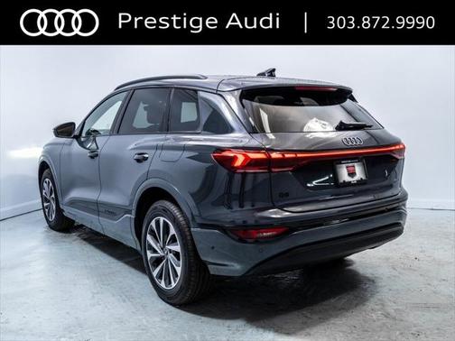 2025 Audi Q6 e-tron Premium quattro