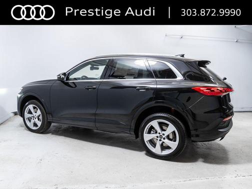 Mythos Black Metallic 2026 Audi Q5 Premium Plus TFSI quattro S tronic