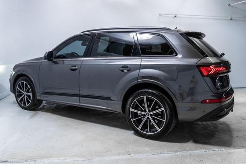 2023 Audi Q7 55 Premium Plus