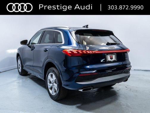 Navarra Blue Metallic 2025 Audi Q5 Premium TFSI quattro S tronic