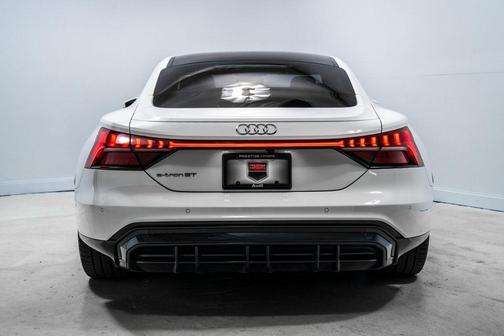 2023 Audi e-tron GT Prestige quattro