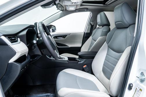 Wind Chill Pearl 2023 Toyota RAV4 XLE Premium
