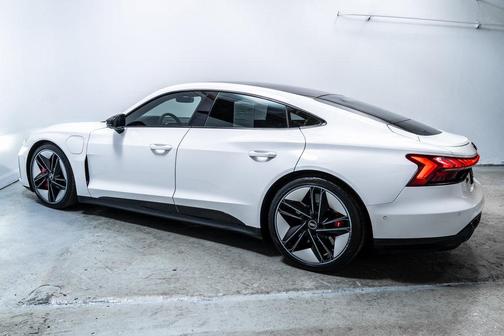 2022 Audi RS e-tron GT quattro