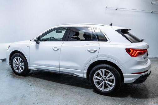 2024 Audi Q3 Premium 45 TFSI S line quattro Tiptronic