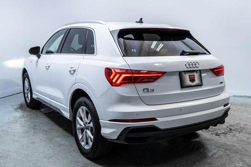 2024 Audi Q3 Premium 45 TFSI S line quattro Tiptronic
