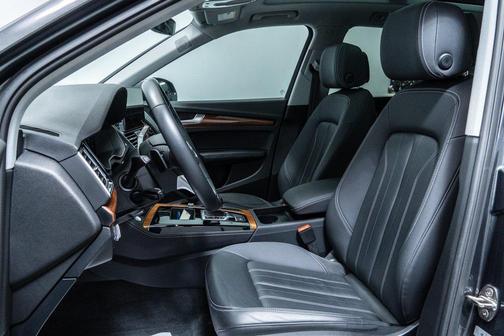 2023 Audi Q5 45 S line Premium Plus