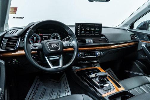 2023 Audi Q5 45 S line Premium Plus