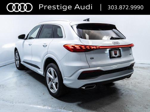 Glacier White Metallic 2025 Audi Q5 Premium Plus TFSI quattro S tronic