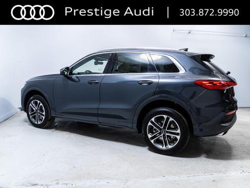 Tambora Gray Metallic 2026 Audi Q5 Premium TFSI quattro S tronic
