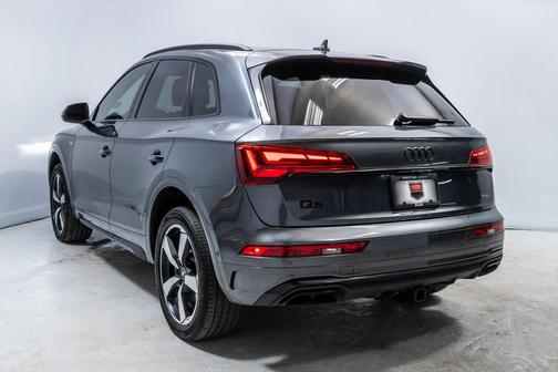 2022 Audi Q5 45 S line Prestige
